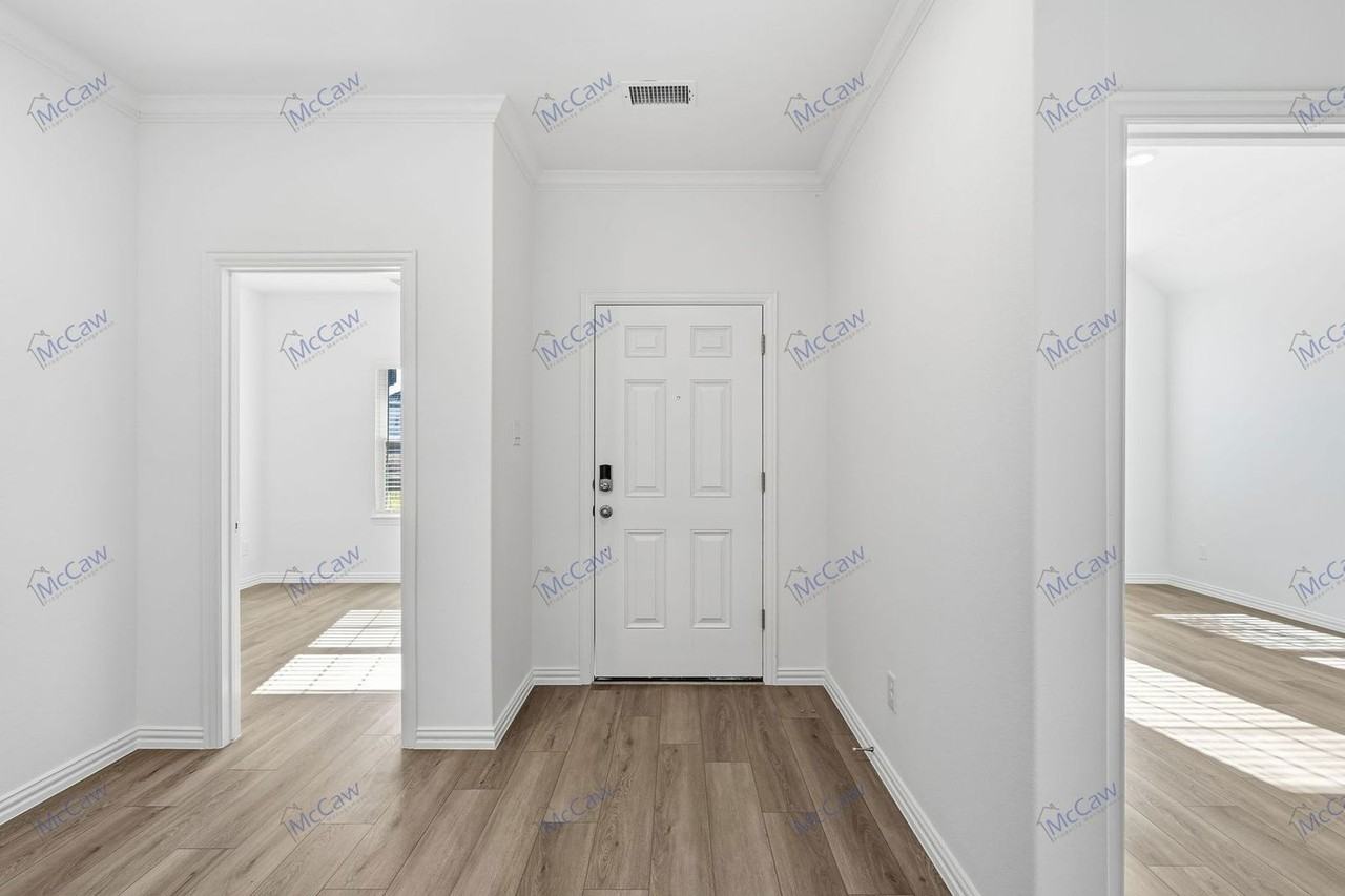 239 Golden Run Dr - Photo 4 of 33