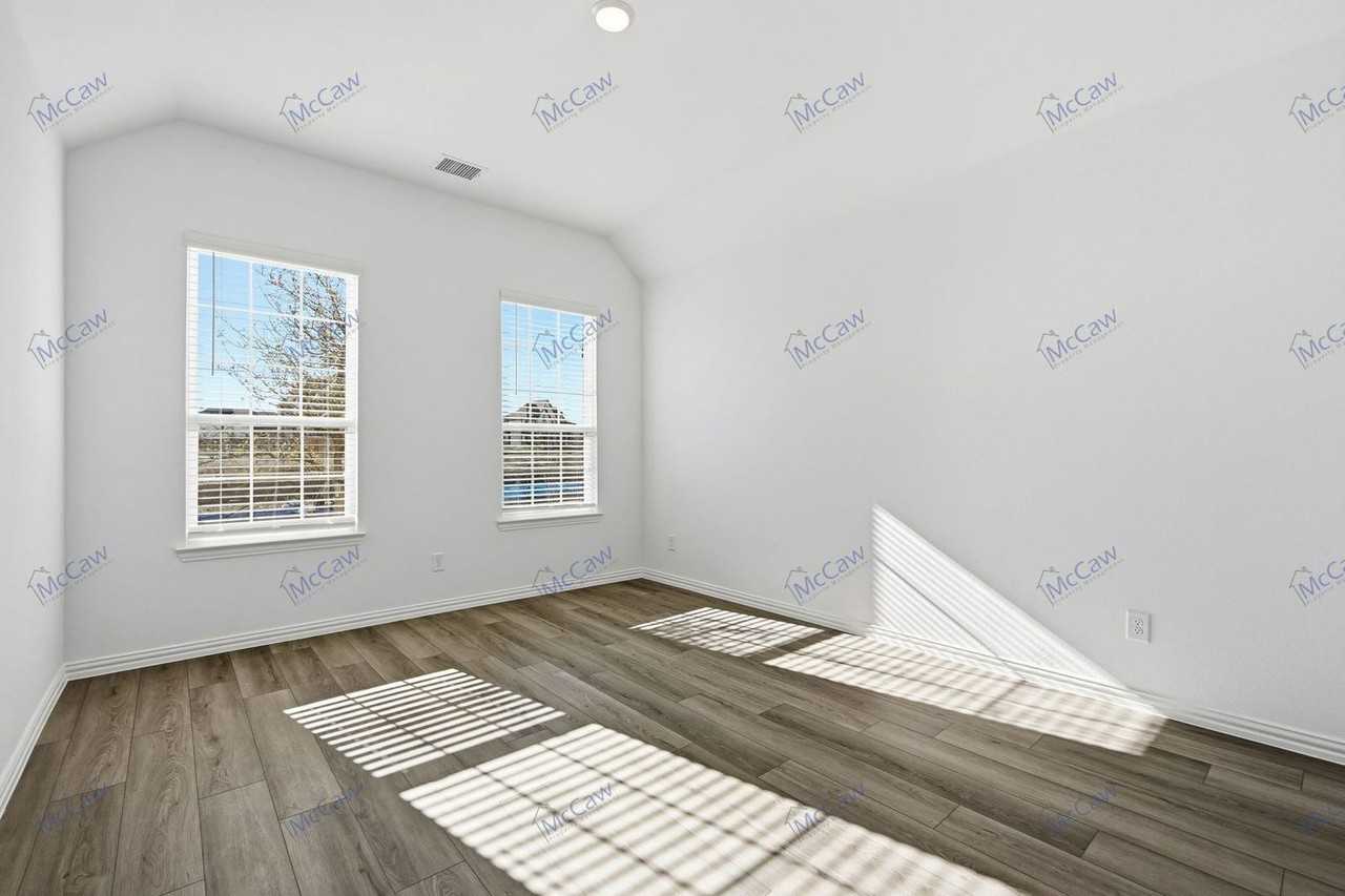 239 Golden Run Dr - Photo 5 of 33