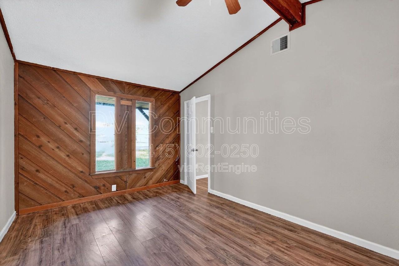 24415 Lightwoods Dr - Photo 4 of 30