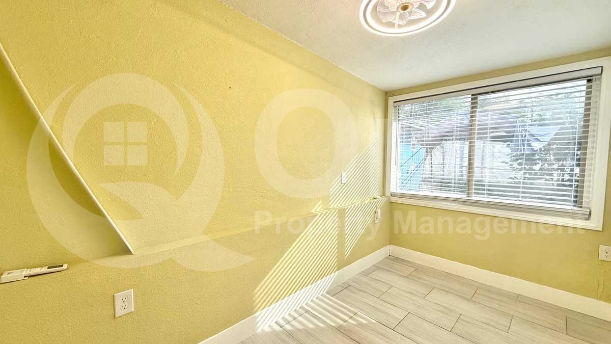 1419 E Hatcher Rd #1 - Photo 7 of 19