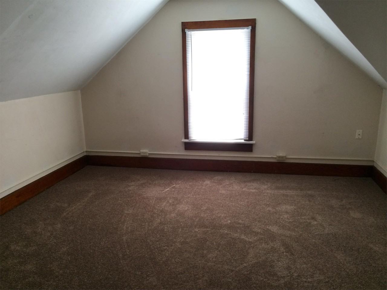 101 W 7th St - Photo 6 of 12