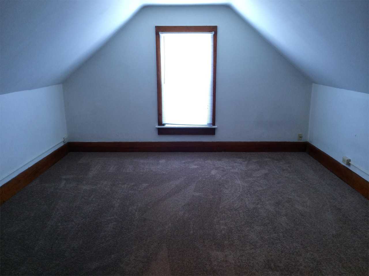 101 W 7th St - Photo 3 of 12