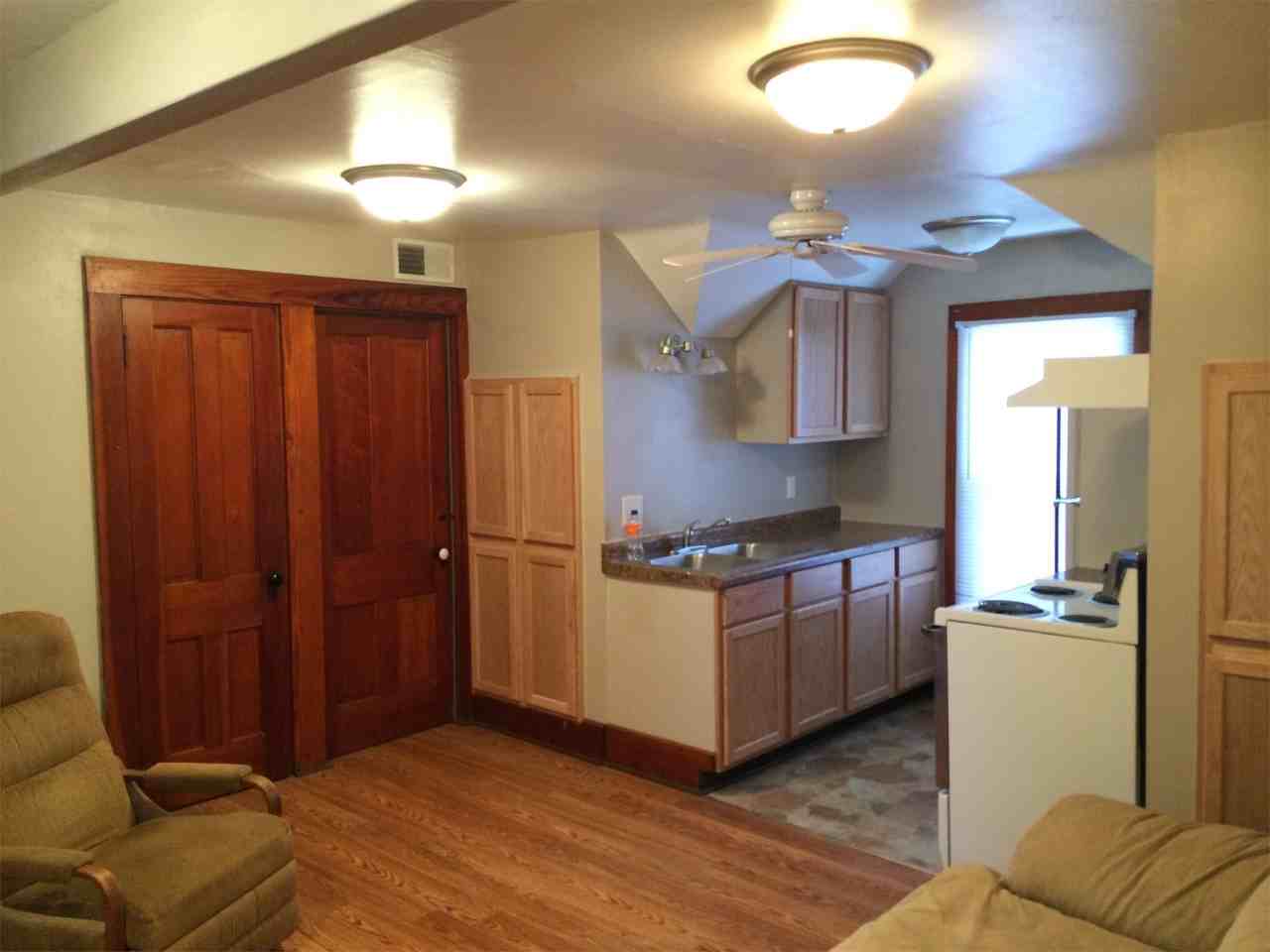 101 W 7th St - Photo 7 of 12