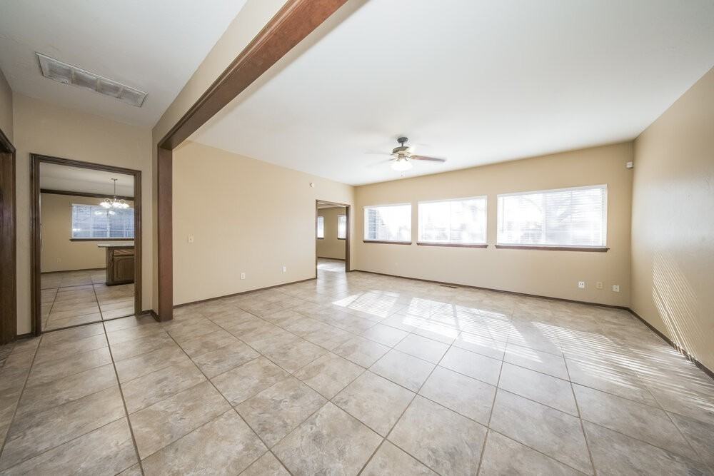 11840 Sw 3rd Ter - Photo 3 of 16