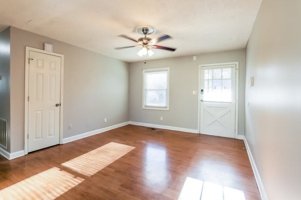 6641 Wealthy Ct - Photo 5 of 16