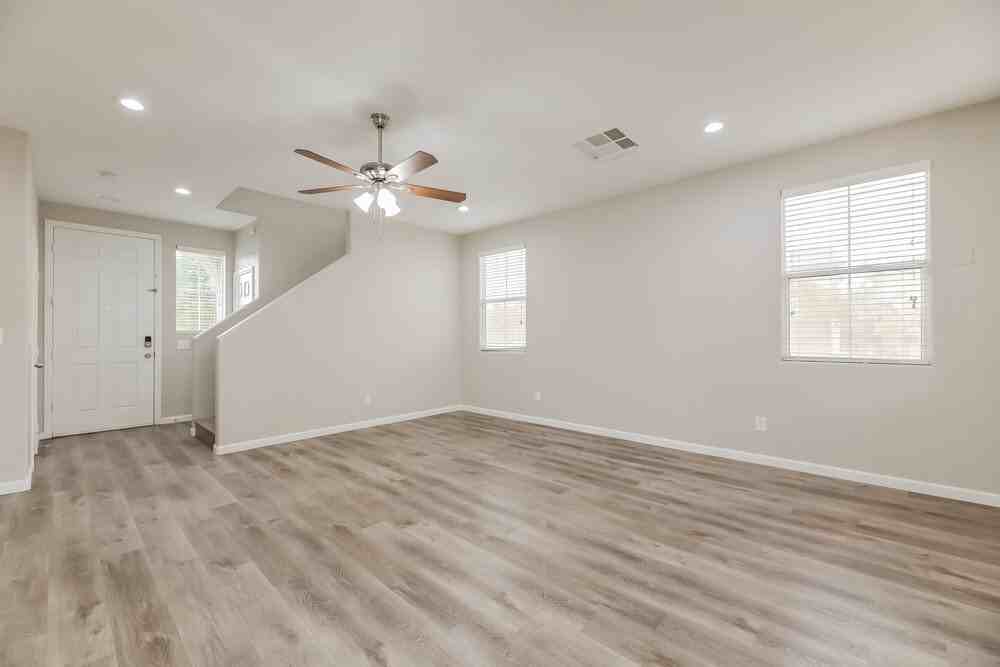 7194 Temecula Valley Ave - Photo 5 of 17