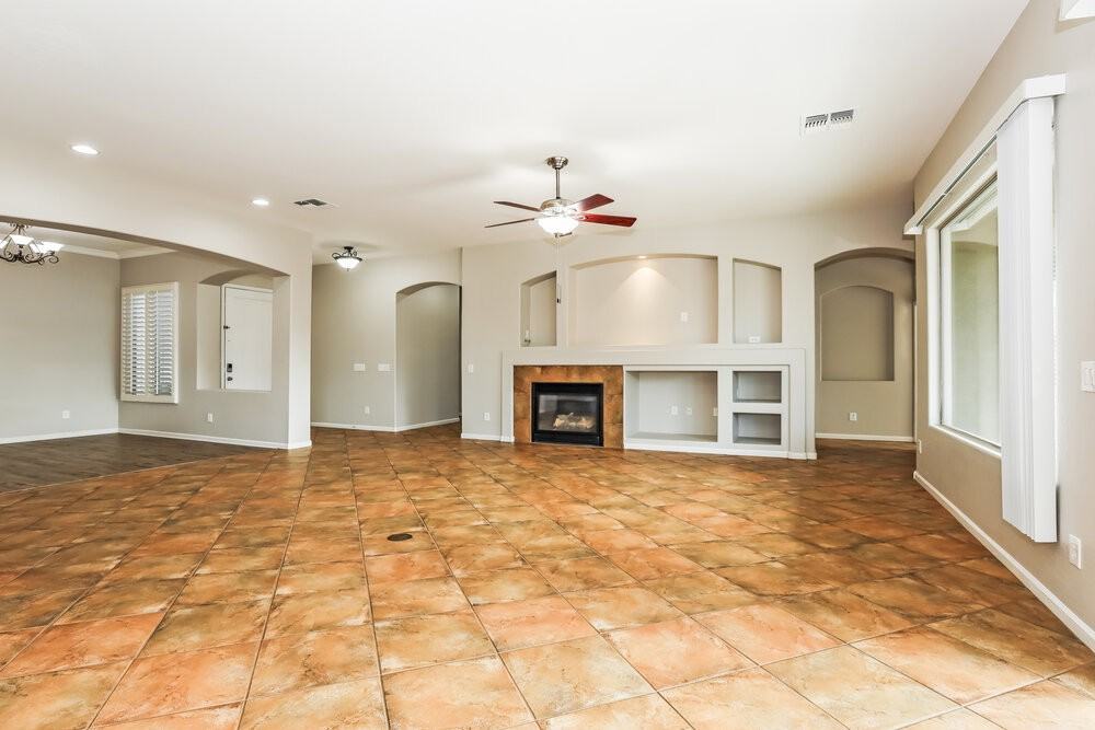 3927 E Dubois Ave - Photo 3 of 16