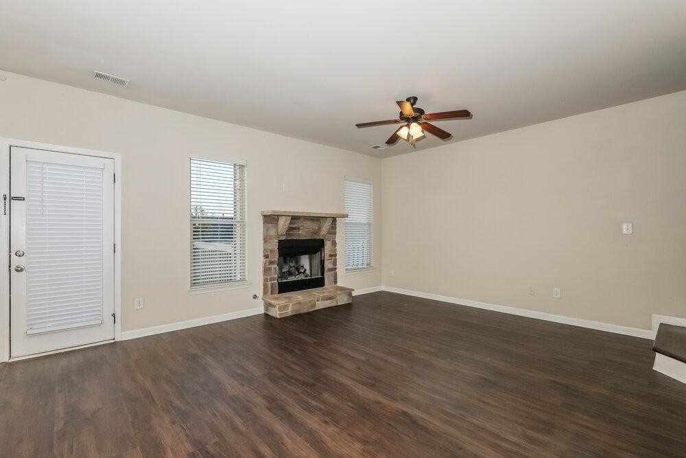 576 Camano Way - Photo 4 of 17