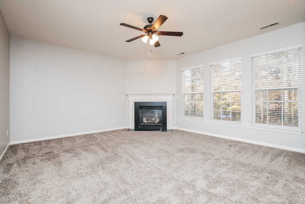 650 Ashbrittle Dr - Photo 4 of 17