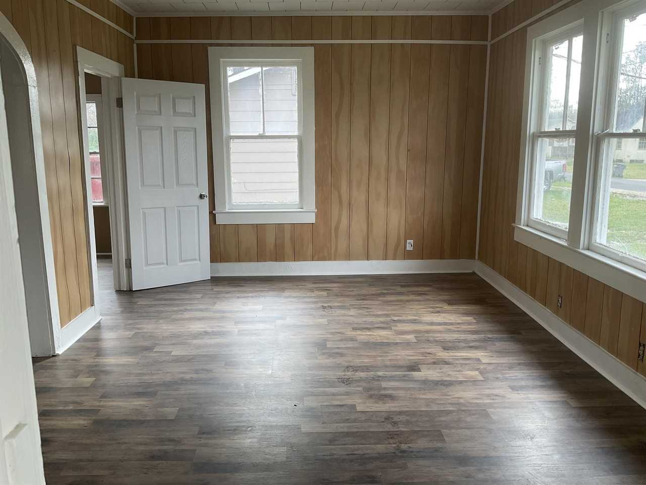 4305 Byron St - Photo 3 of 12