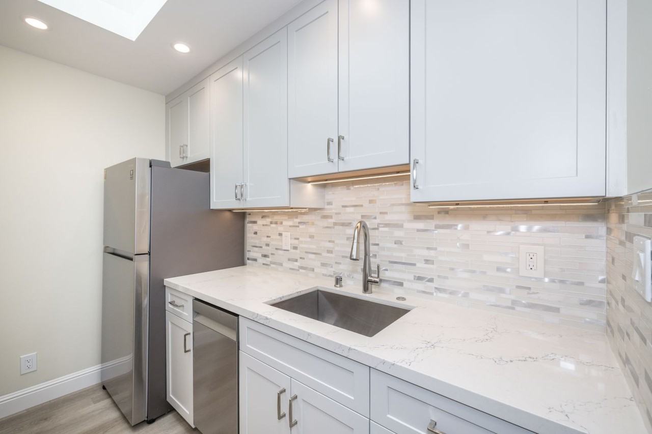 1009 S Norfolk St - Photo 2 of 24