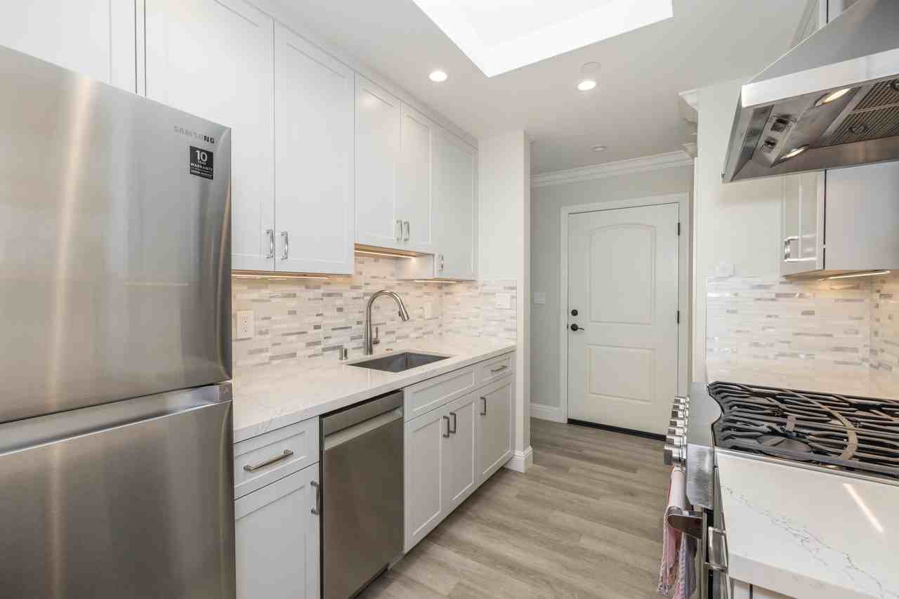 1009 S Norfolk St - Photo 5 of 24