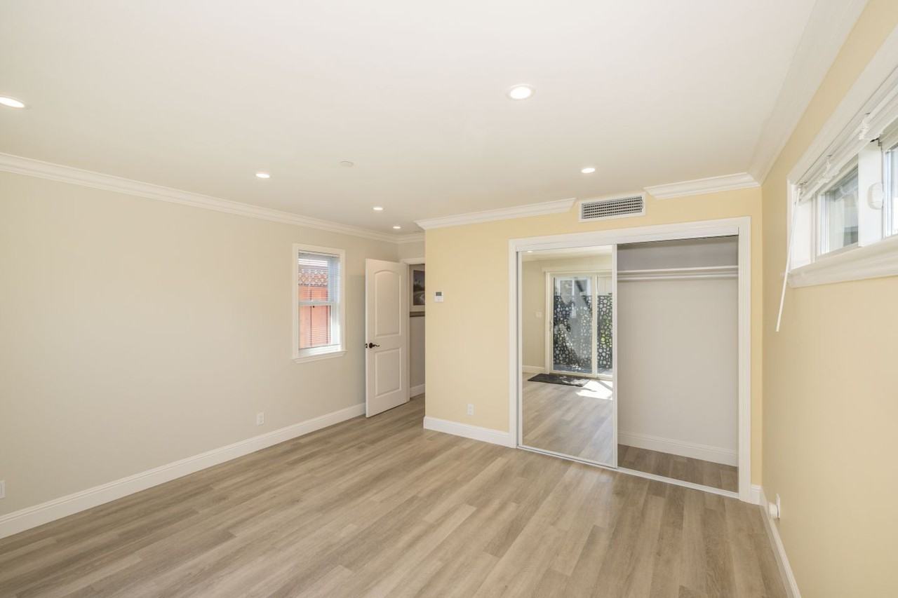 1009 S Norfolk St - Photo 6 of 24