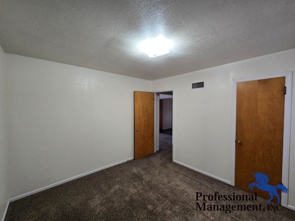 1706 Avenue D - Photo 5 of 9
