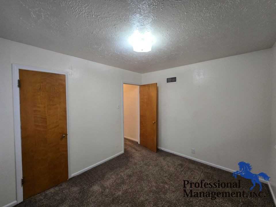 1706 Avenue D - Photo 6 of 9