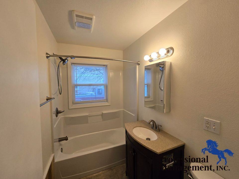 1706 Avenue D - Photo 7 of 9