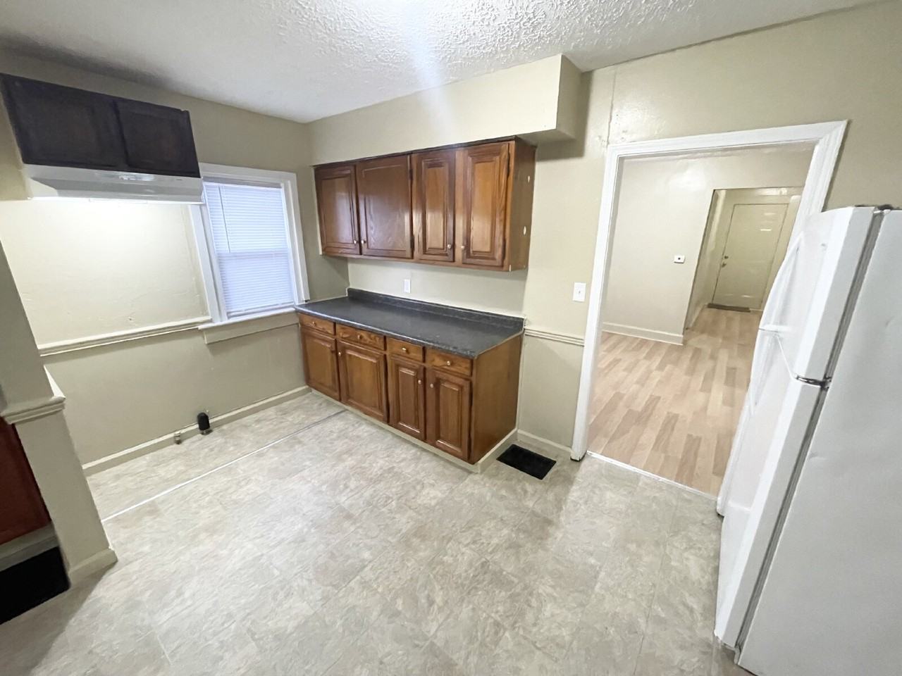 338 Villa Ave - Photo 4 of 9