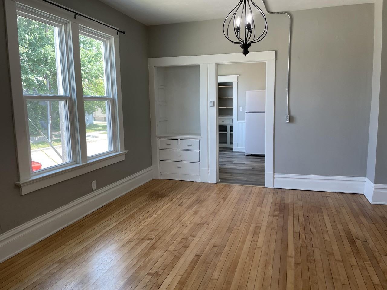 322 Broad St - Photo 2 of 20