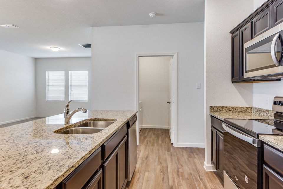 205 Briar Cv - Photo 2 of 10