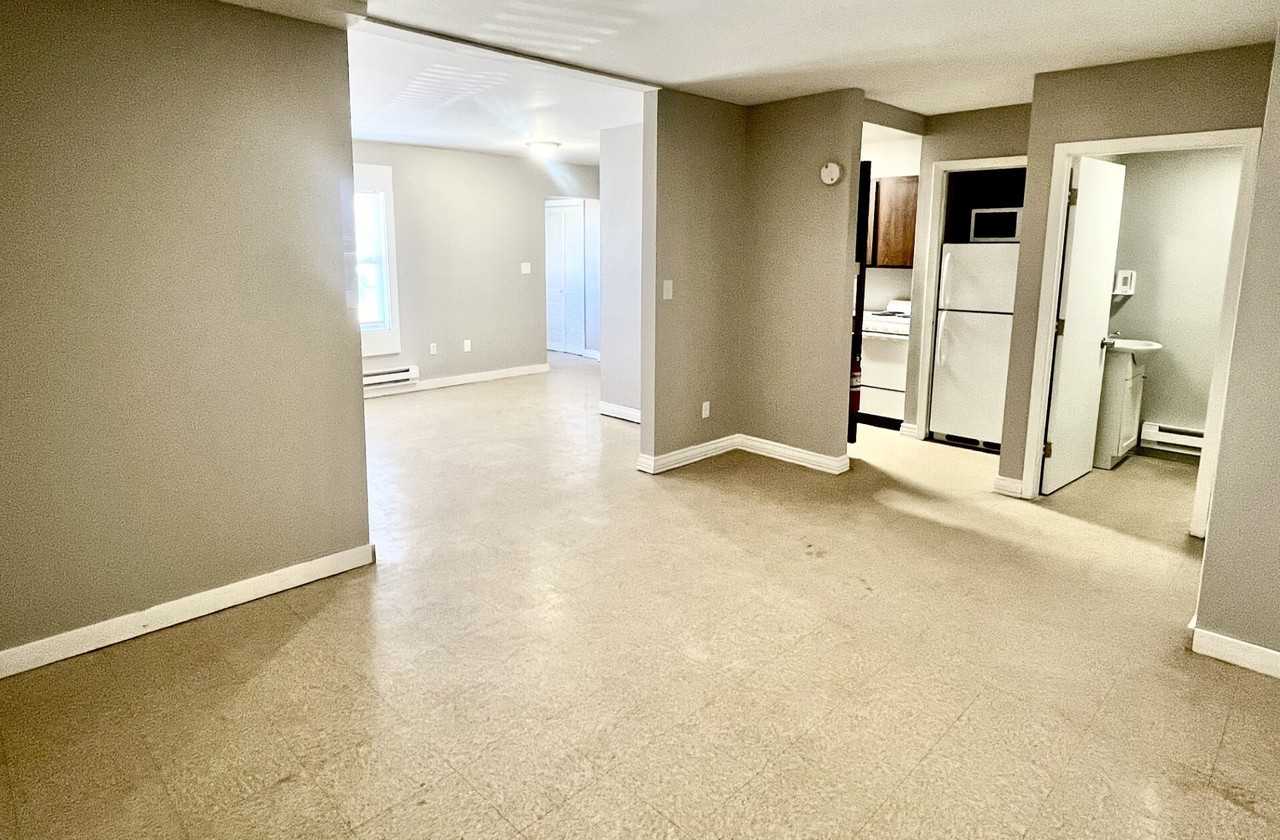 311 North West Street - Photo 2 of 8