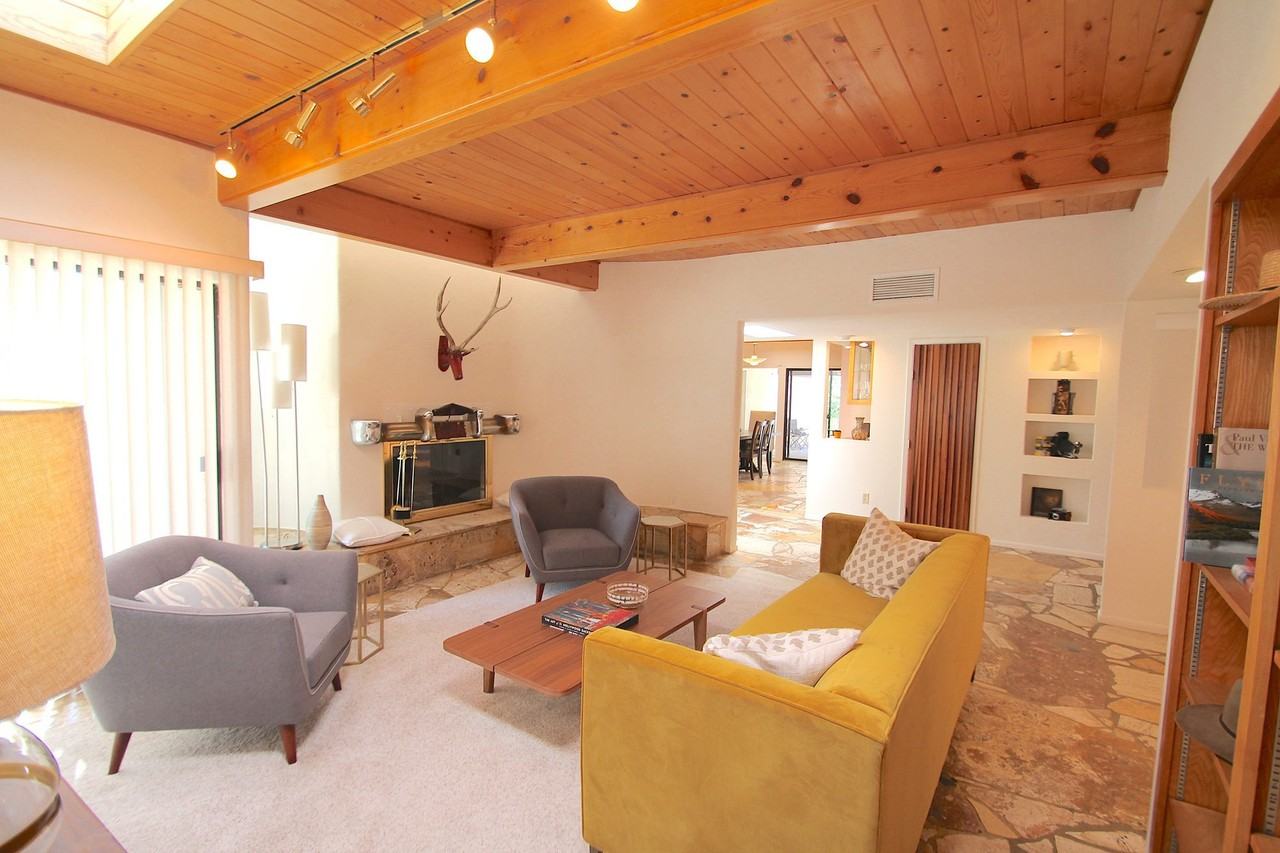 1801 Notre Dame Dr Ne - Photo 4 of 32