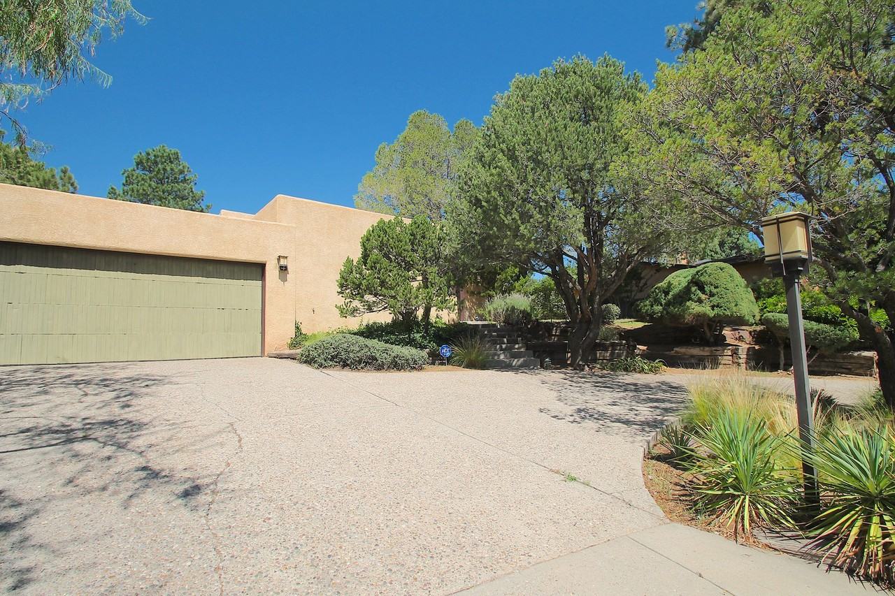 1801 Notre Dame Dr Ne - Photo 6 of 32