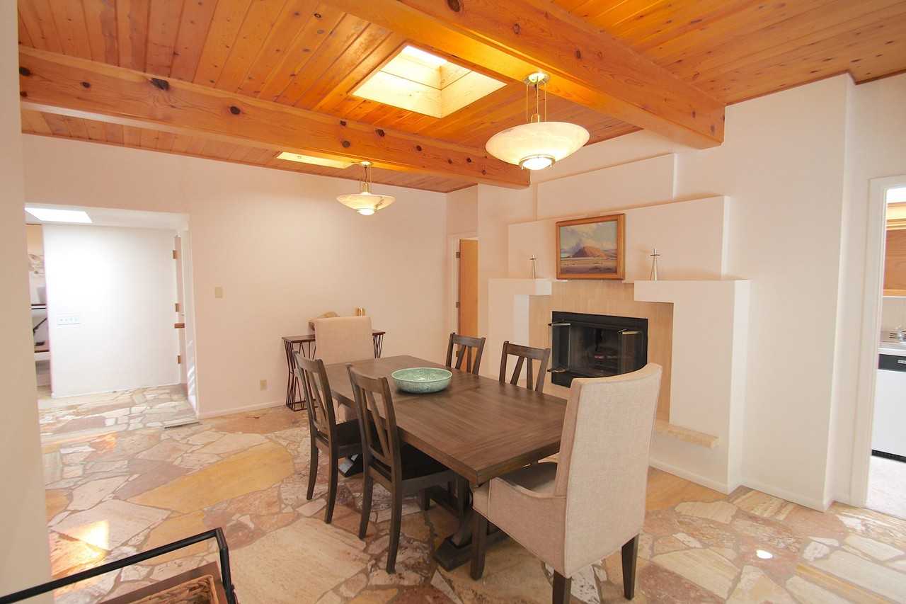 1801 Notre Dame Dr Ne - Photo 3 of 32