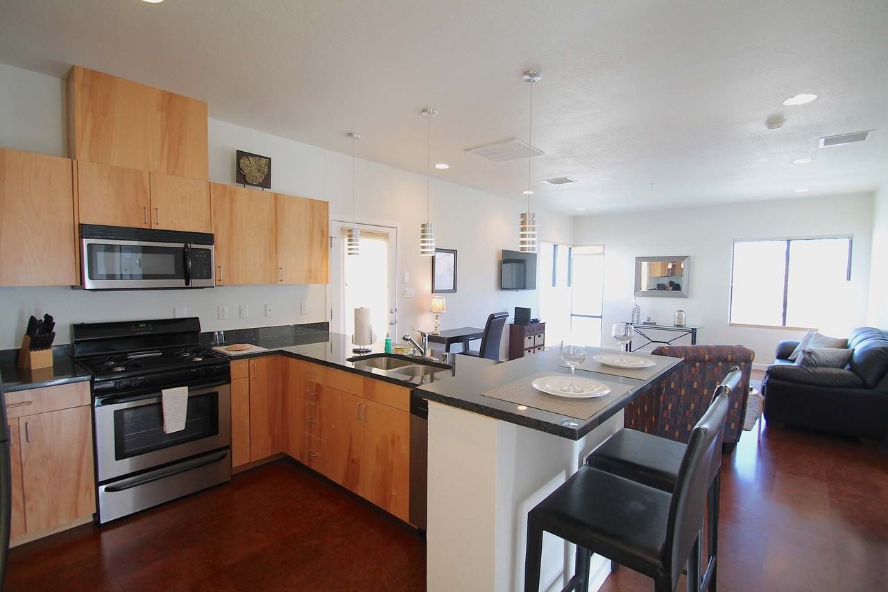 201 Aliso Dr Se - Photo 3 of 27