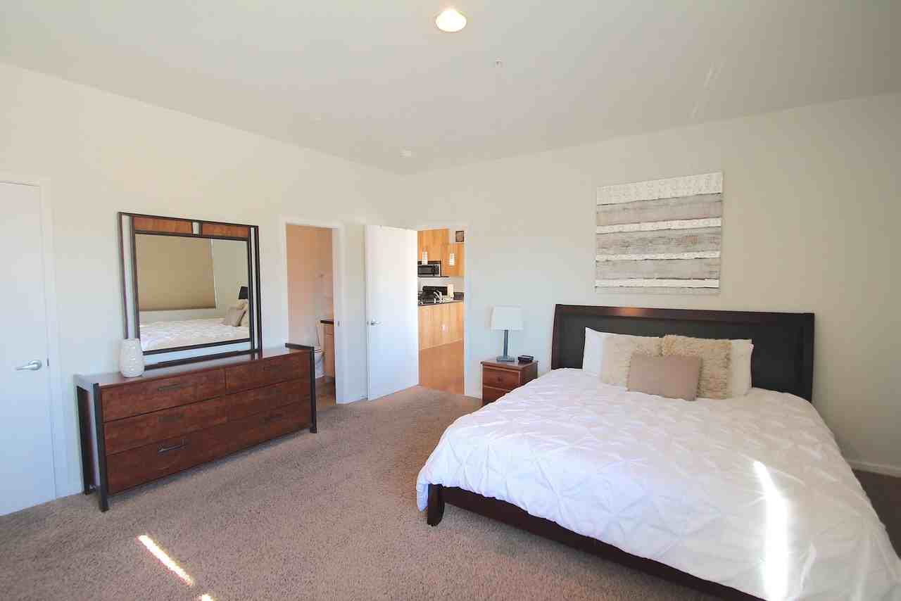 201 Aliso Dr Se - Photo 4 of 27