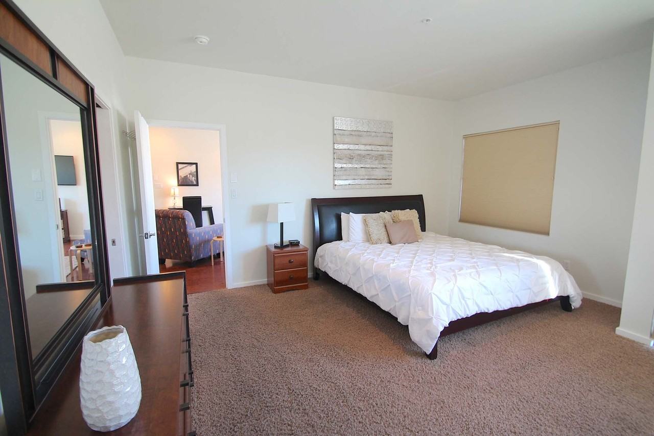 201 Aliso Dr Se - Photo 2 of 27