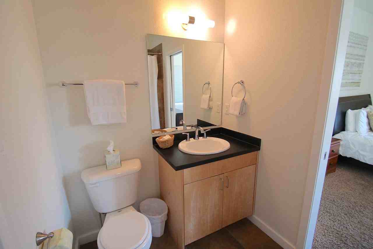 201 Aliso Dr Se - Photo 3 of 27