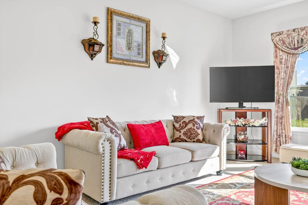 4663 Bayview Dr - Photo 6 of 22