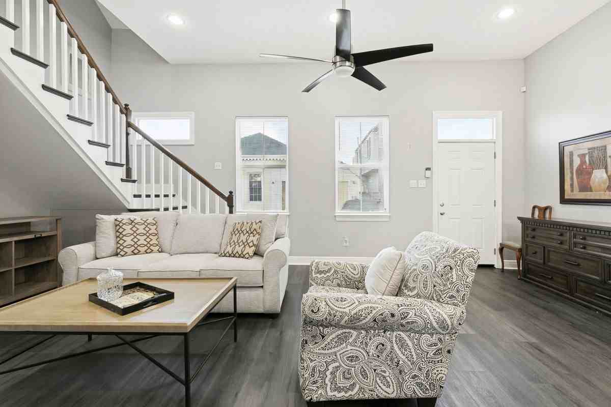 2133 Dumaine St - Photo 7 of 22