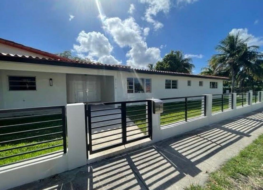 2780 Sw 31st Ave - Photo 2 of 21