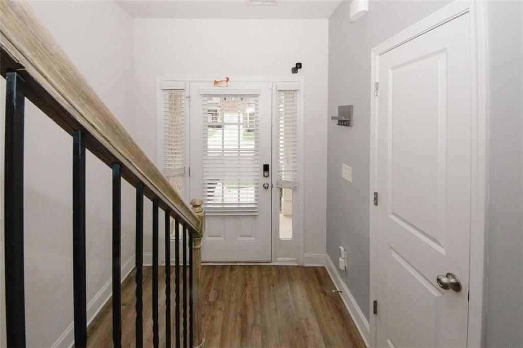 10162 Benton Woods Dr - Photo 3 of 50