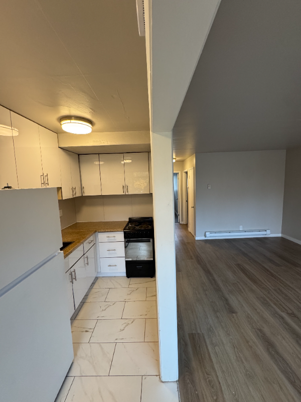 4640 22nd Ave Ne #9 - Photo 4 of 13