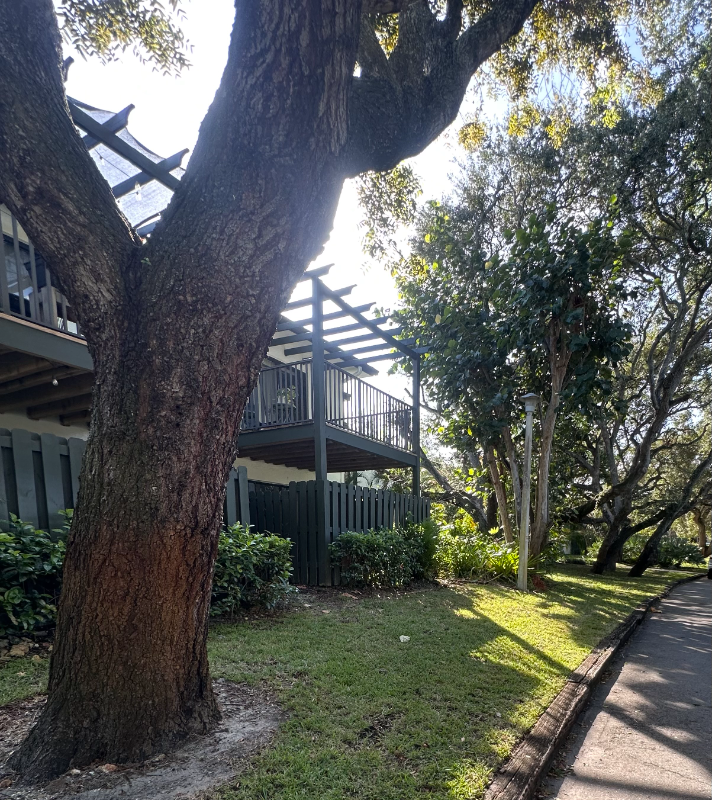 2691 Albatross Rd N - Photo 3 of 14