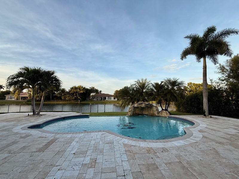 15275 Sw 38th St - Photo 2 of 30