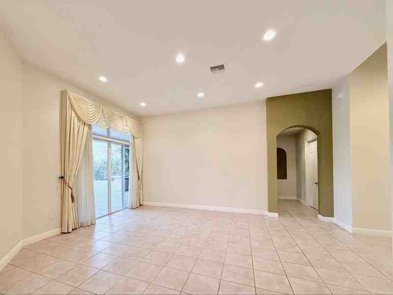 15275 Sw 38th St - Photo 3 of 30