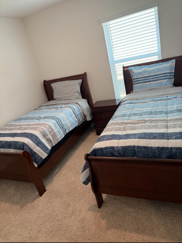 3903 Falcon Ct - Photo 3 of 12