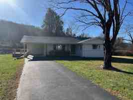 featured image of 204 Jeff St