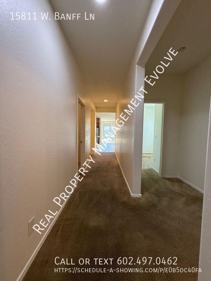 15811 W Banff Ln - Photo 4 of 36