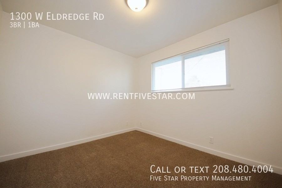 1300 W Eldredge Rd - Photo 7 of 13