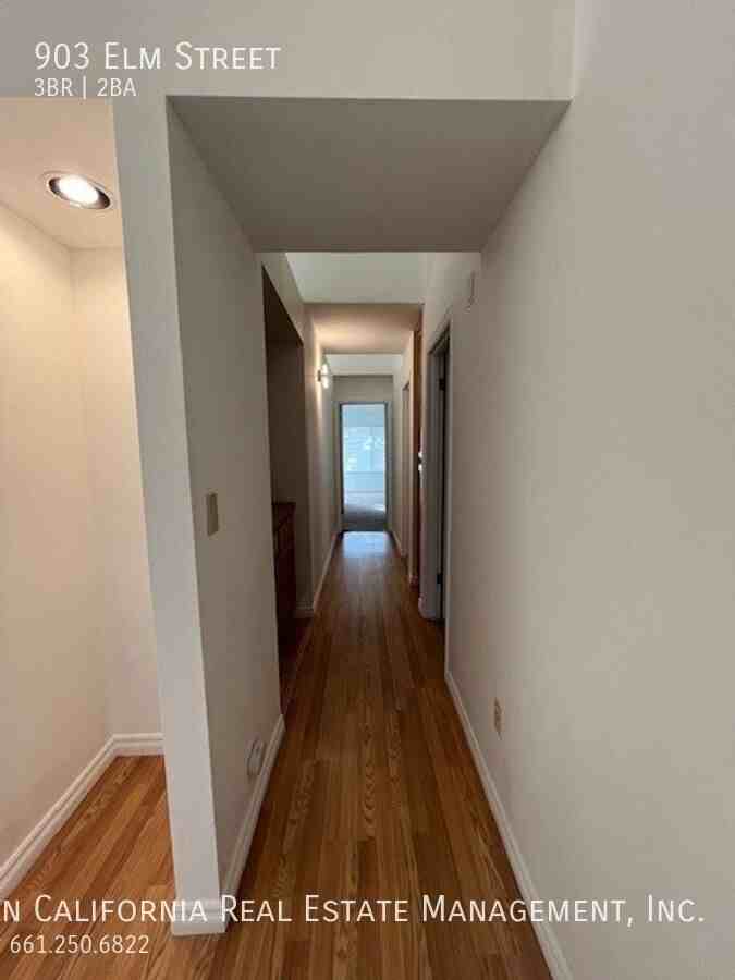903 Elm Street - Photo 7 of 14