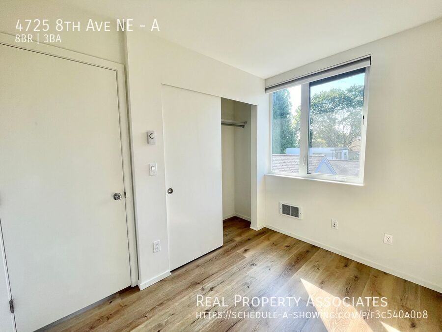 4725 8th Avenue Northeast #A - Photo 5 of 21