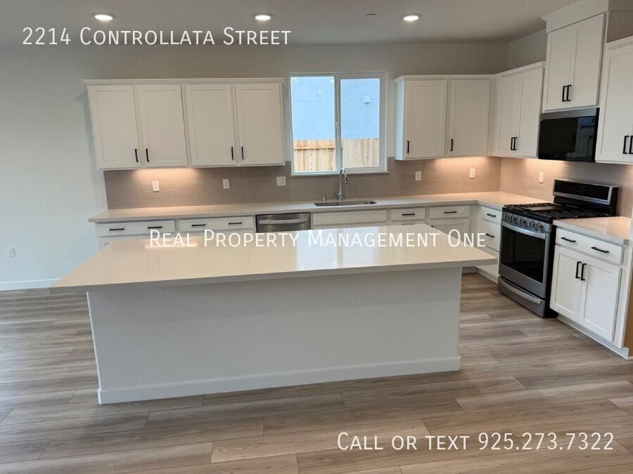 2214 Controllata St - Photo 3 of 29