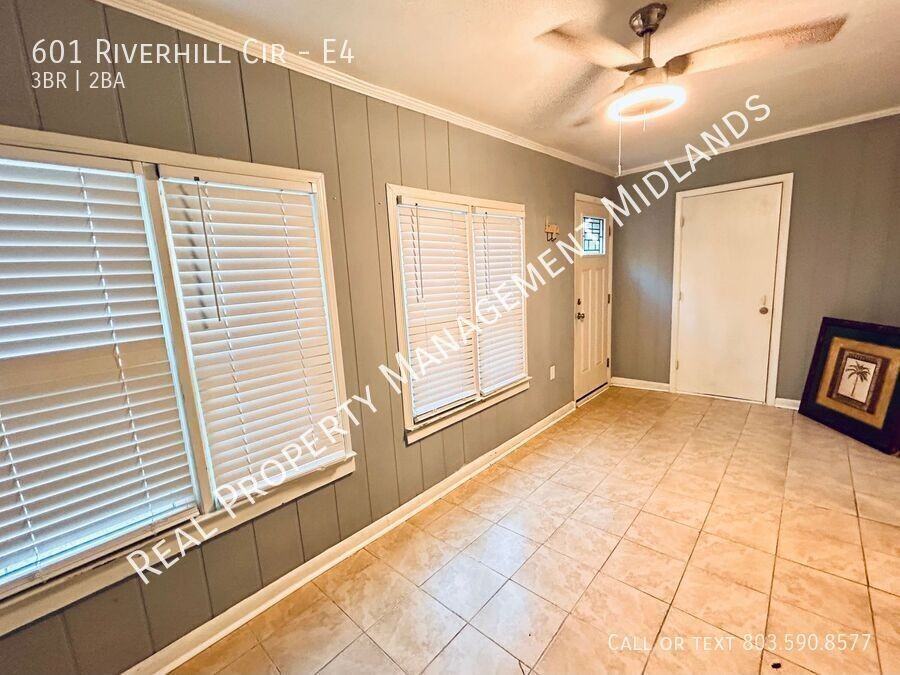601 Riverhill Cir #E4 - Photo 6 of 12
