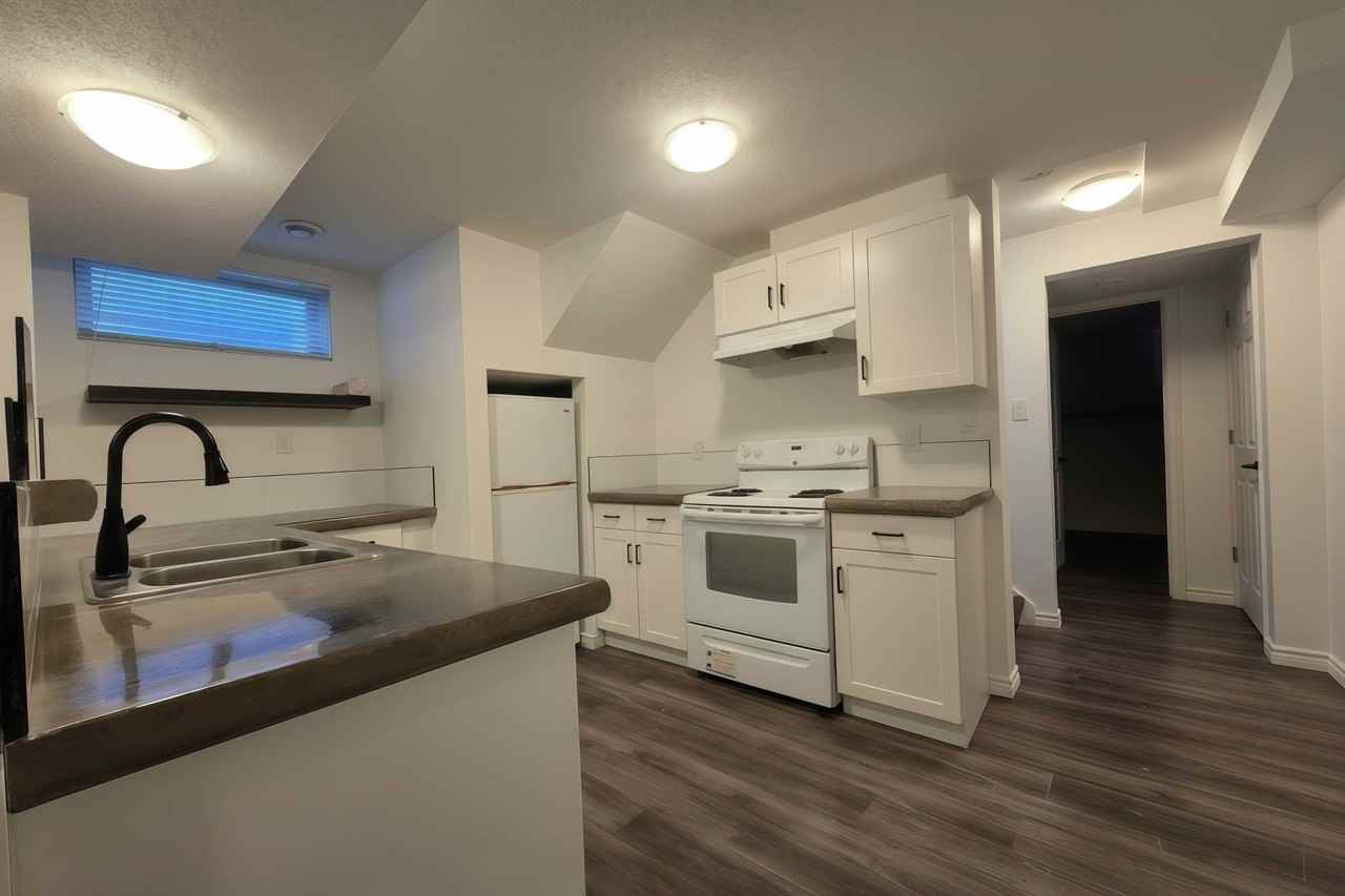 Edmonton Road - Photo 2 of 12