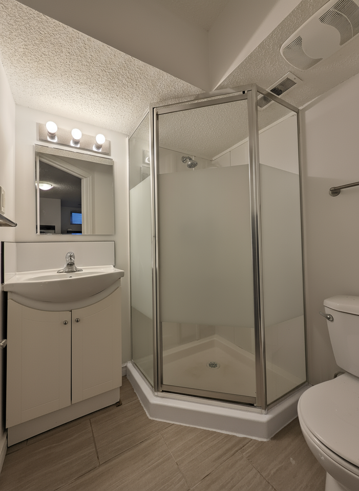 Edmonton Road - Photo 7 of 12