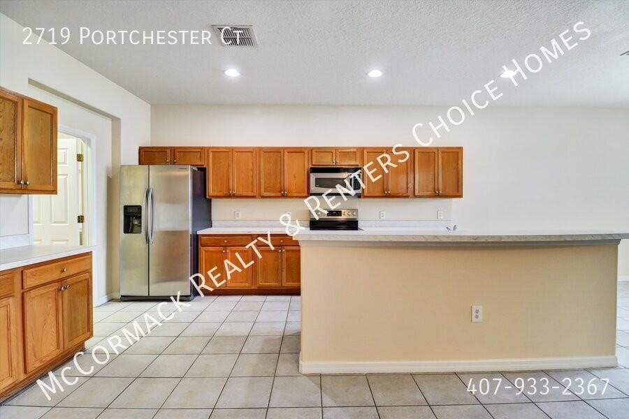 2719 Portchester Court - Photo 4 of 50